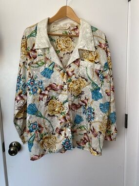 VICTORIA’S SECRET Vintage Gold Label Ivory Floral Pajama Top ✨